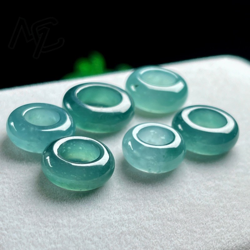 Natural Emerald Blue Water Luc - đánh giá và giá Beading